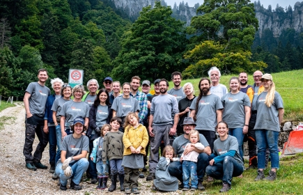 Tageseinsatz des RC Zurich Plus gemeinsam mit dem RAC Basel und dem RC Basel International bei einer Bauernfamilie.